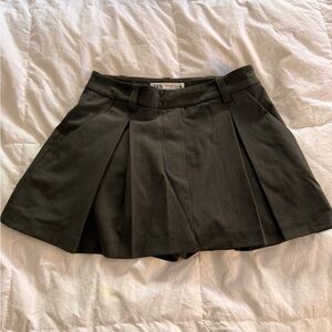Zara Black Pleated Skort with Belt Loops